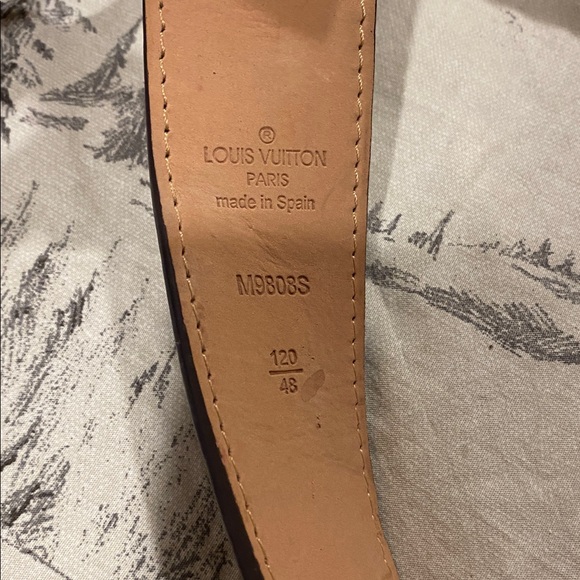 Monogrammed belt LV - Picture 3 of 7